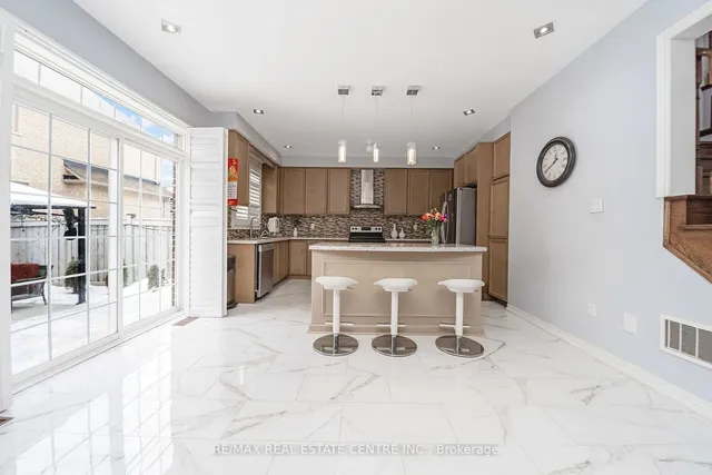 Additional image 32 of 1 Sage Meadow Cres