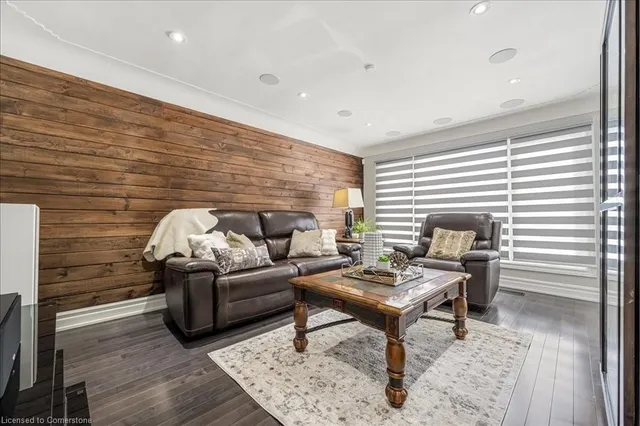 Additional image 8 of 27 Alba St