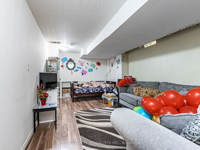 Additional image 31 of 25 Commodore Dr