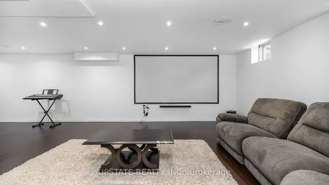 Additional image 33 of 23 Louisburg Cres