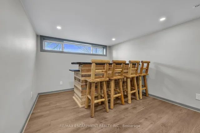 Additional image 33 of 31 Bobolink Rd