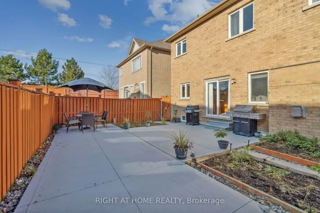 Additional image 30 of 52 Runnymede Cres