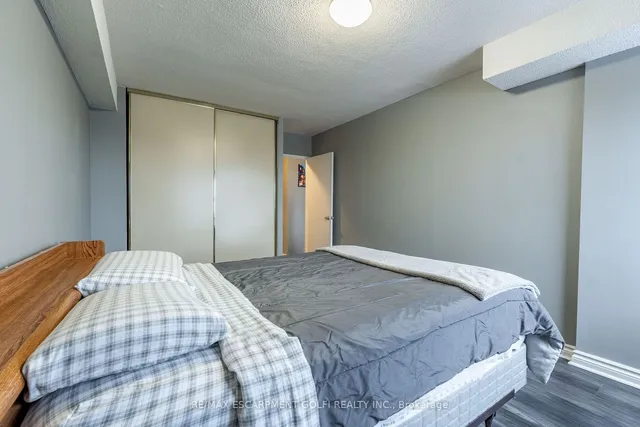 Additional image 21 of 500 Green Rd Unit 1415