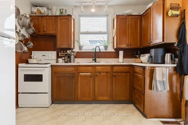 Additional image 12 of 62 Alma St