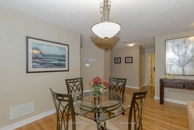 Additional image 8 of 142 Vintage Gate