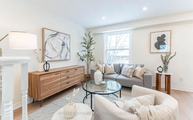 Additional image 11 of 29 Featherwood Cres