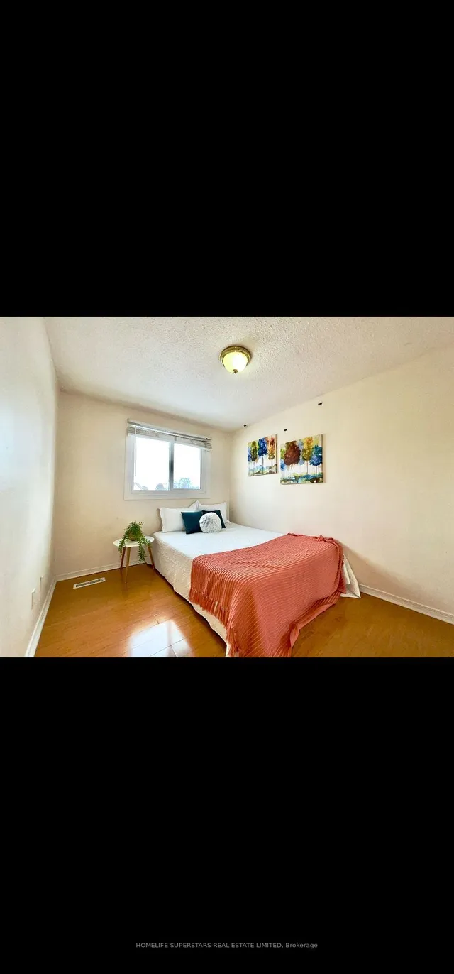 Additional image 12 of 8 Maraboo Crt