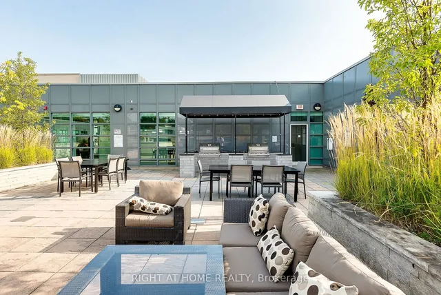 Additional image 24 of 380 Macpherson Ave Unit 306