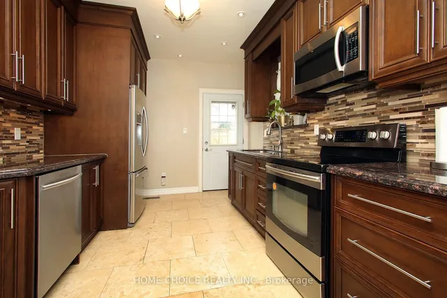 Additional image 6 of 106 Carlaw Ave