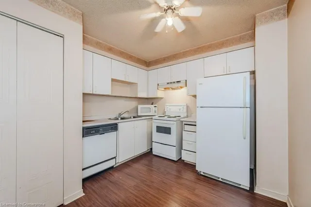 Additional image 41 of 3227 King St Unit 1111