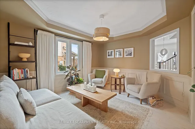 Additional image 8 of 45 STRATHROY Cres