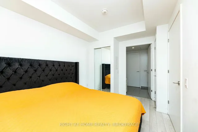 Additional image 12 of 39 Roehampton Ave Unit 1301