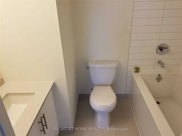 Additional image 17 of 460 Adelaide St Unit 820