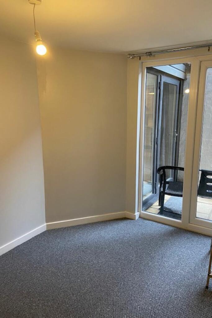 Additional image 4 of Trowbridge. Silver Street