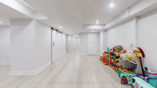 Additional image 32 of 315 North Park Blvd