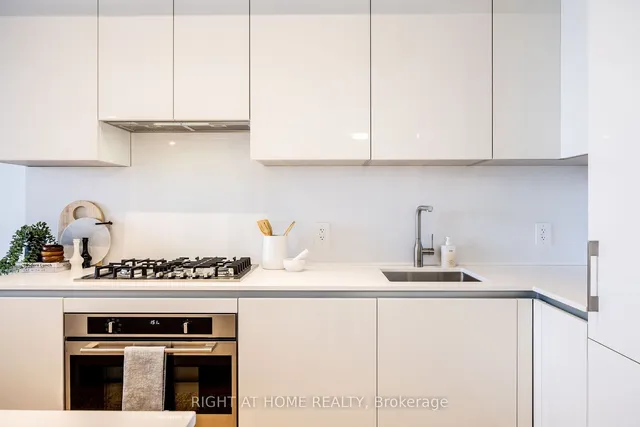 Additional image 4 of 2720 Dundas St Unit PH 5