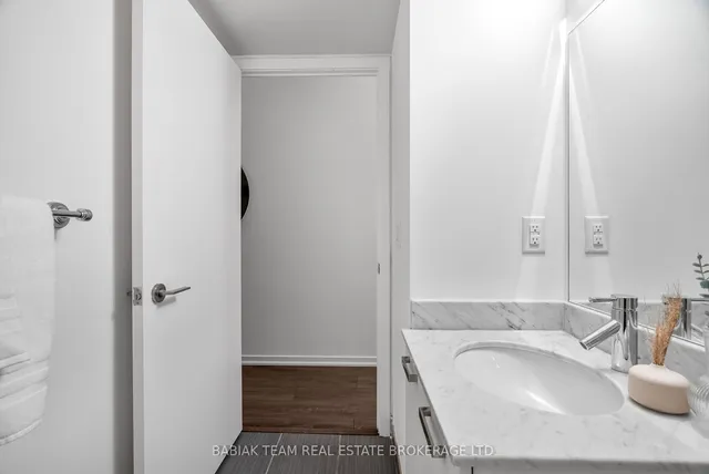 Additional image 21 of 36 Lisgar St Unit 607W
