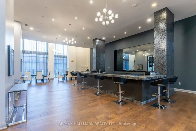 Additional image 33 of 400 Adelaide St Unit 2110