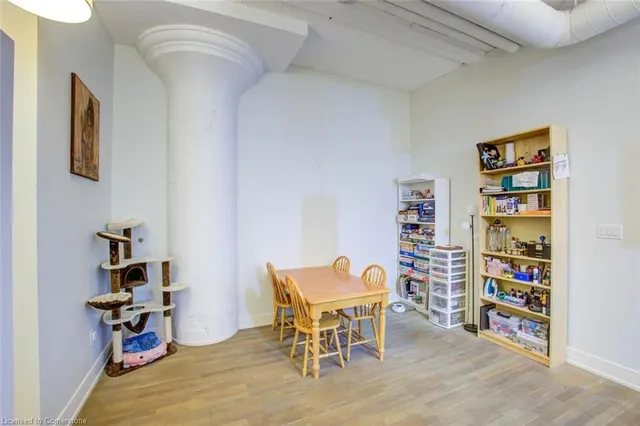 Additional image 16 of 112 Benton St Unit 101