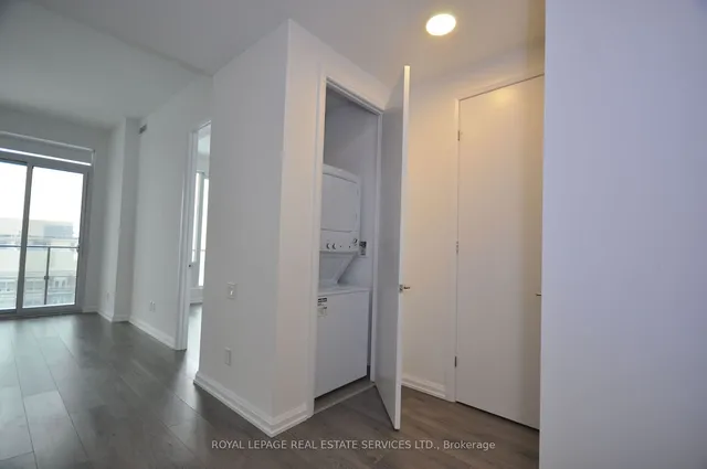 Additional image 15 of 4208 Dundas St Unit 702