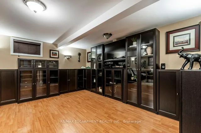 Additional image 24 of 130 Queen Victoria Dr