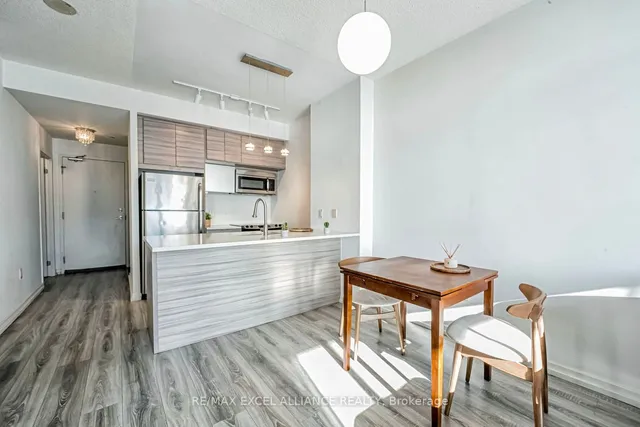 Additional image 12 of 62 Forest Manor Rd Unit 2007