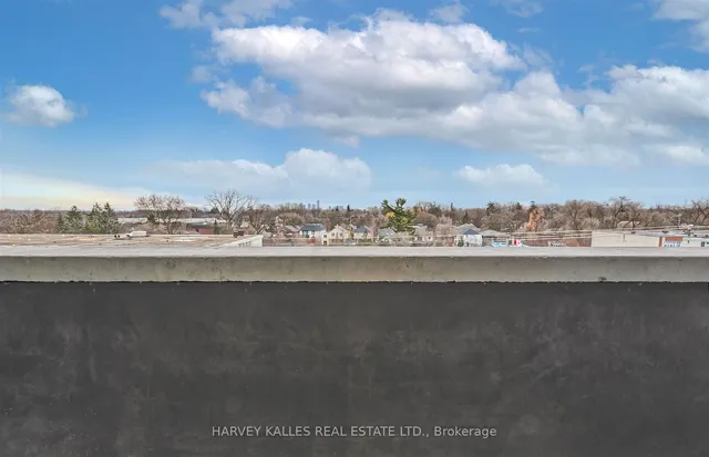 Additional image 29 of 4208 Dundas St Unit 412