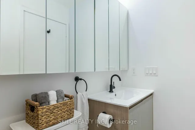 Additional image 20 of 20 Gladstone Unit# 501 Ave