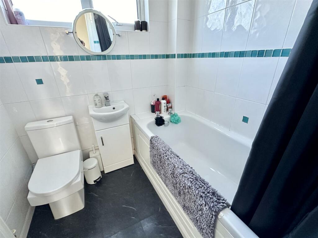 Additional image 29 of Fairwater Crescent, Alcester