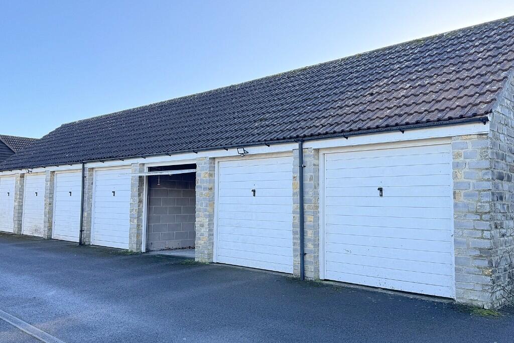 Additional image 12 of Queen Camel BA22