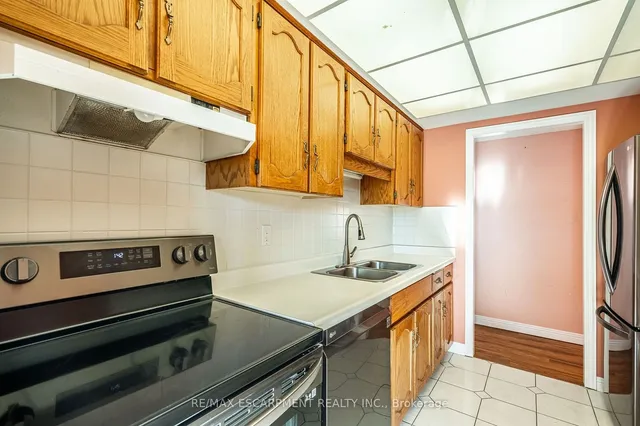 Additional image 10 of 8 Village Green Unit 612