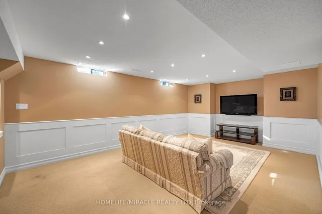 Additional image 33 of 4272 Clubview Dr