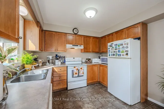 Additional image 16 of 128 Henhoeffer Cres