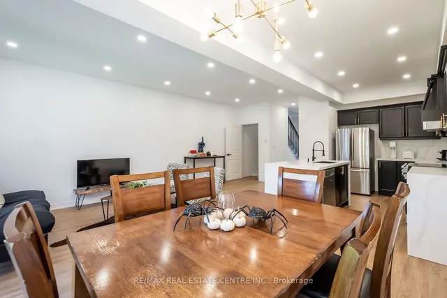 Additional image 11 of 370 Stonehenge Dr Unit 19