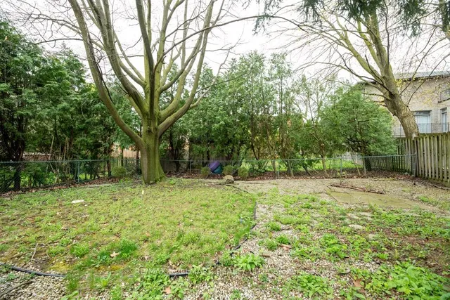 Additional image 16 of 107 Elmhurst Ave