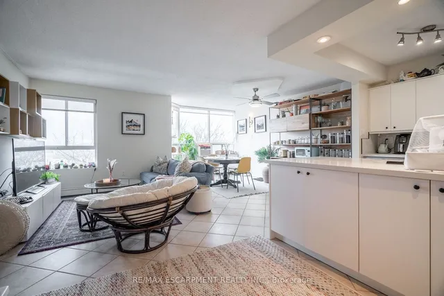 Additional image 3 of 10 John St Unit 413