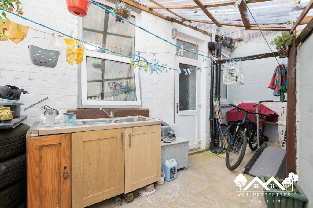 Additional image 12 of Blackburn Road, Darwen, BB3