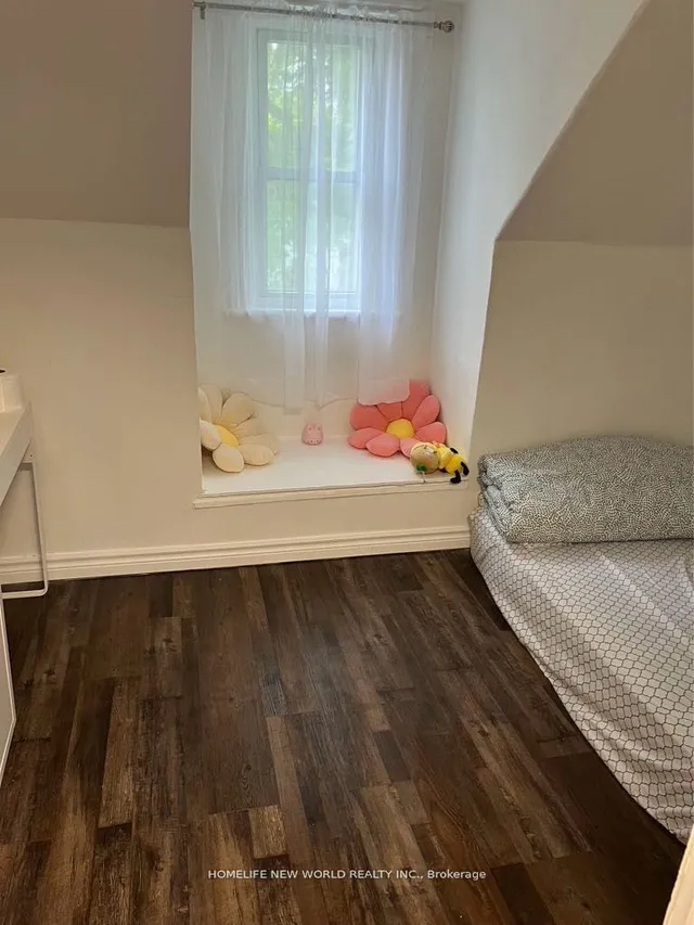 Additional image 3 of 61 Broadway Ave