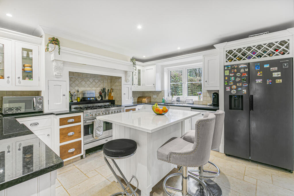 Additional image 7 of Knightsfield, Welwyn Garden City, Hertfordshire, AL8