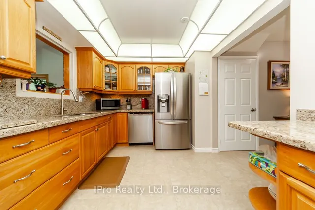 Additional image 13 of 847 Cedarbrae Ave