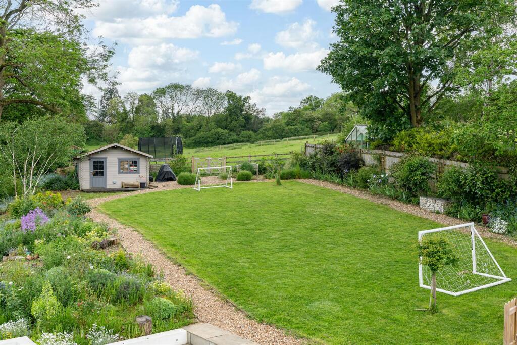 Additional image 36 of The Avenue, Welwyn