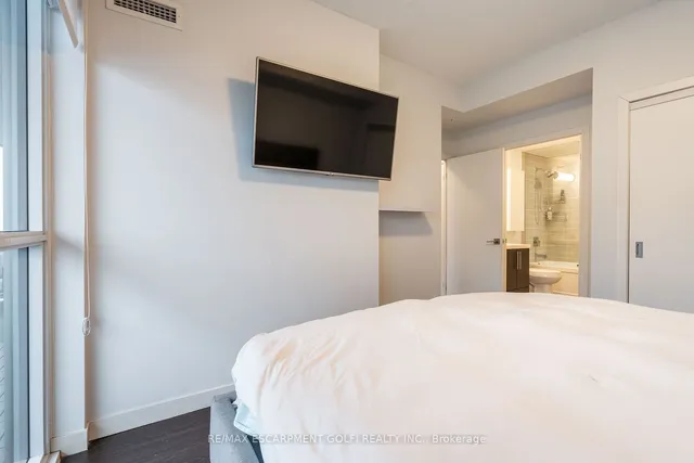 Additional image 20 of 2087 FAIRVIEW St Unit 2001