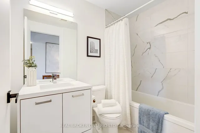 Additional image 14 of 608 Richmond St Unit 717