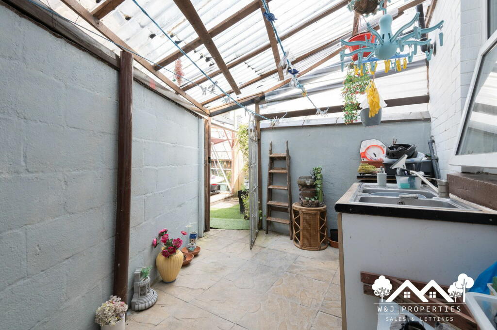 Additional image 11 of Blackburn Road, Darwen, BB3