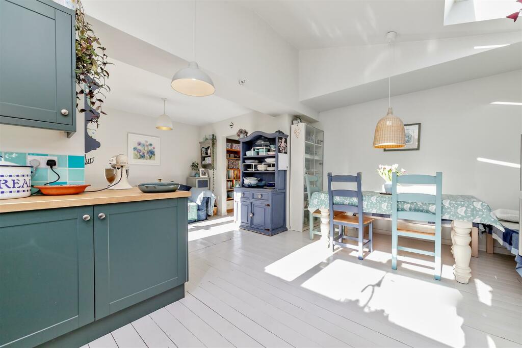 Additional image 21 of Springwood Walk, St Albans