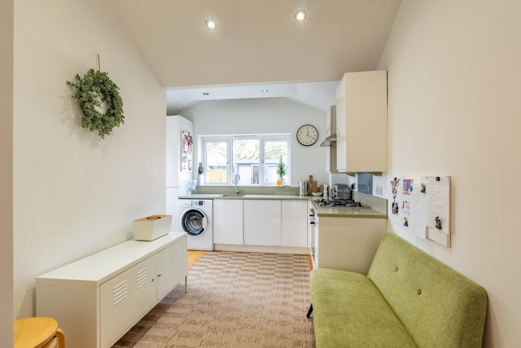 Additional image 7 of Leyland Avenue, St. Albans, Hertfordshire, AL1