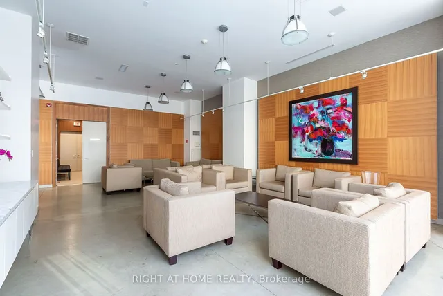 Additional image 34 of 380 Macpherson Ave Unit 306