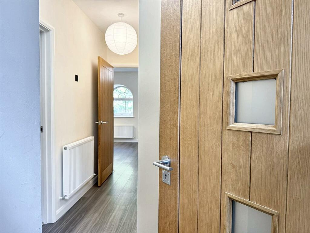 Additional image 4 of High Street, Oakhill