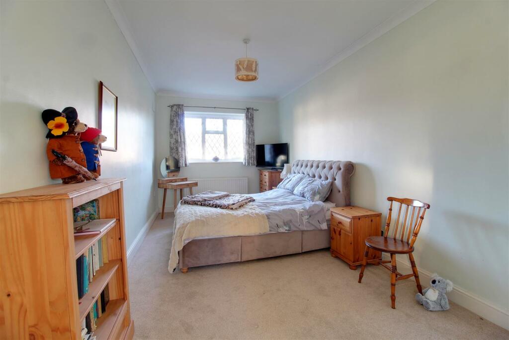 Additional image 15 of Peplins Way, Brookmans Park