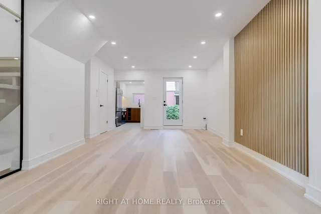 Additional image 4 of 714 Palmerston Ave